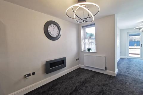 3 bedroom end of terrace house to rent, Hollin Lane, Crigglestone, Wakefield, West Yorkshire, UK, WF4