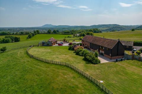 6 bedroom barn conversion for sale, Easinghope Lane Broadwas-on-Teme, Worcestershire, WR6 5PA