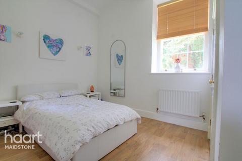 2 bedroom apartment for sale - Tarragon Road, Maidstone
