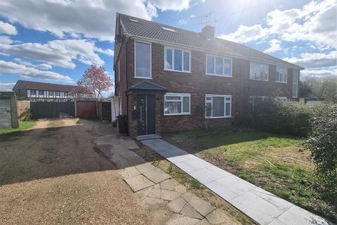 71 Oak Way, Feltham, TW14 8AT