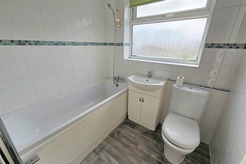 71 Oak Way, Feltham, TW14 8AT
