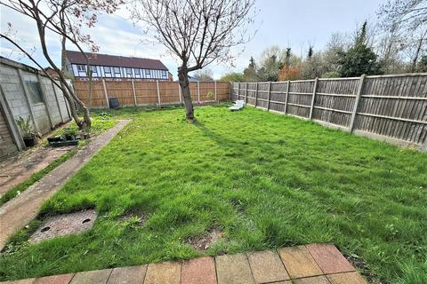 71 Oak Way, Feltham, TW14 8AT