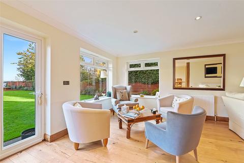 Oak Lodge Green Lane, Burnham-on-crouch, CM0 8PU