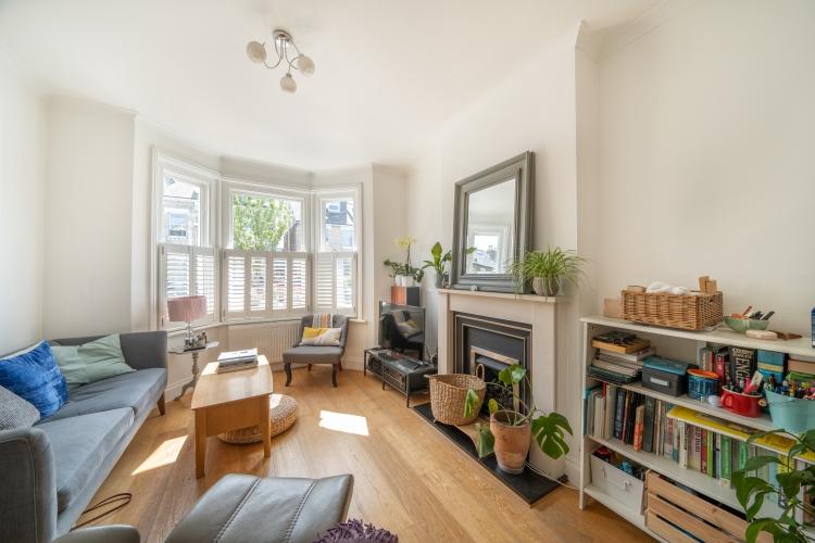 Gibbon Road, Kingston Upon Thames, KT2 3 bed house £3,000 pcm (£692 pw)