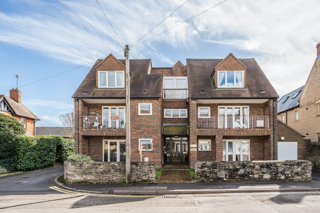 Woodstock, Oxfordshire, OX20 3 bed flat for sale £375,000