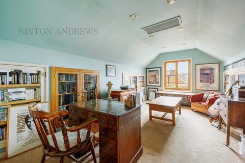 42 The Avenue, London, W13 8LR