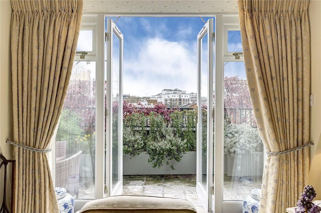 Trafalgar Gardens, South End Row, London, W8 3 bed penthouse for sale