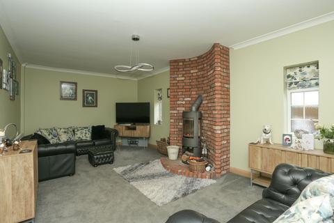 5 bedroom detached house for sale - Ashford Road, Faversham, ME13