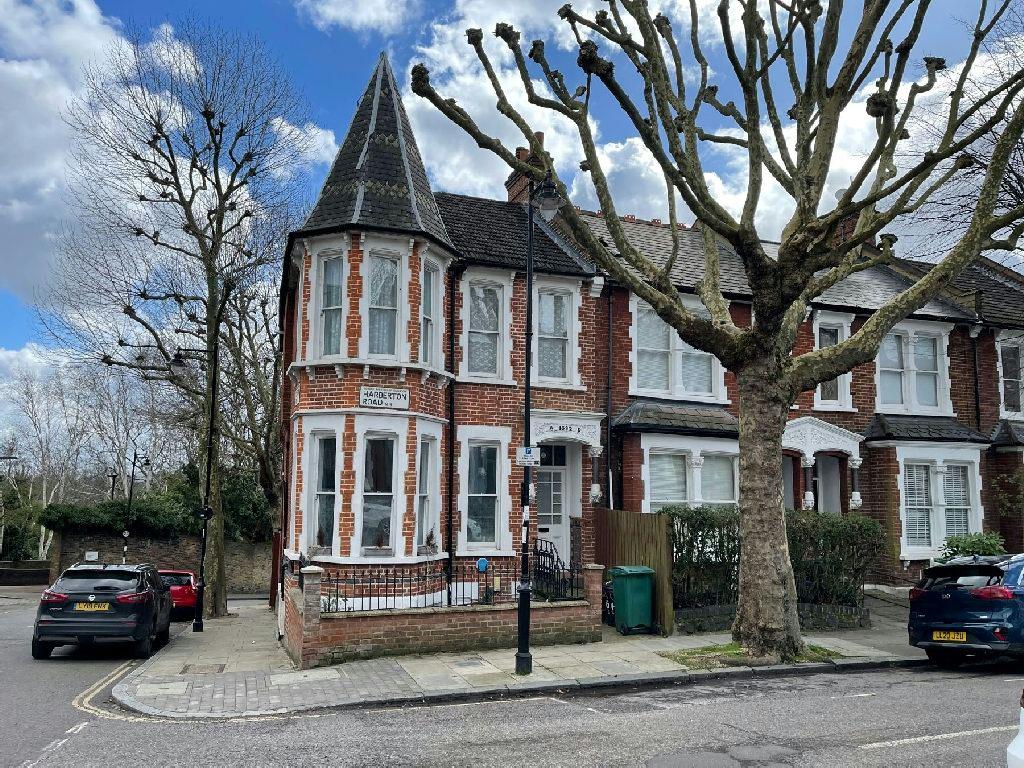 Harberton Road Whitehall Park N19 3JP 1 bed flat for sale £295,000