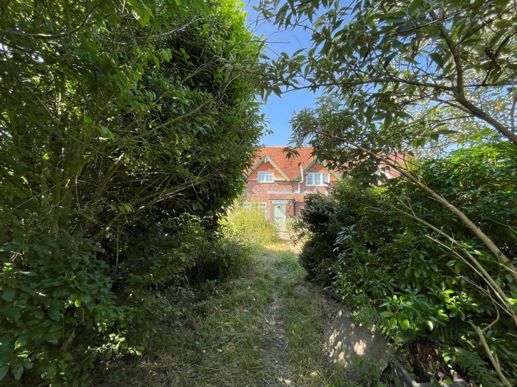 Beedon, Newbury, RG20 1 bed cottage for sale £295,000