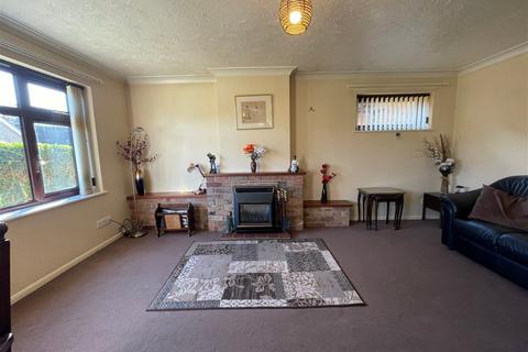 2 bedroom detached bungalow for sale, Windsor Drive, March