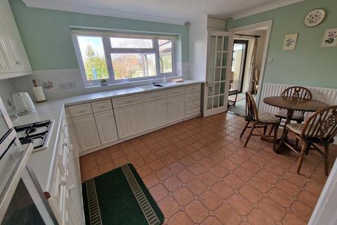 24 Fox Meadows, Crewkerne, TA18 7QW