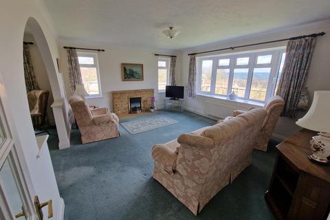 24 Fox Meadows, Crewkerne, TA18 7QW