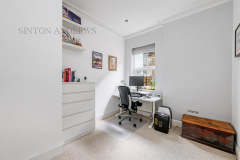 25c Gordon Road, London, W5 2AD