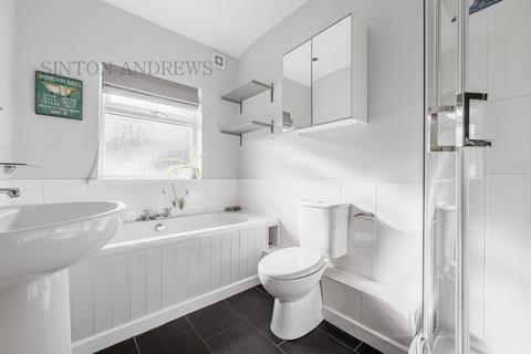 25c Gordon Road, London, W5 2AD