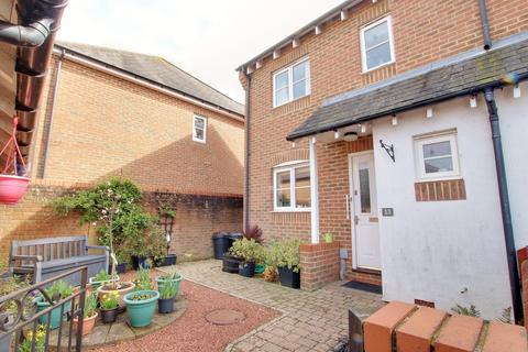 2 bedroom end of terrace house for sale - Sir Christopher Court, Hythe