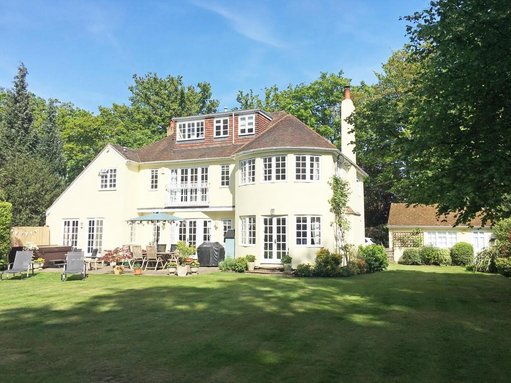 Westcar Lane, WaltonOnThames, KT12 6 bed detached house for sale £2,150,000