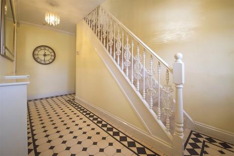 6 bedroom detached house for sale, Westcar Lane, Walton-On-Thames, KT12