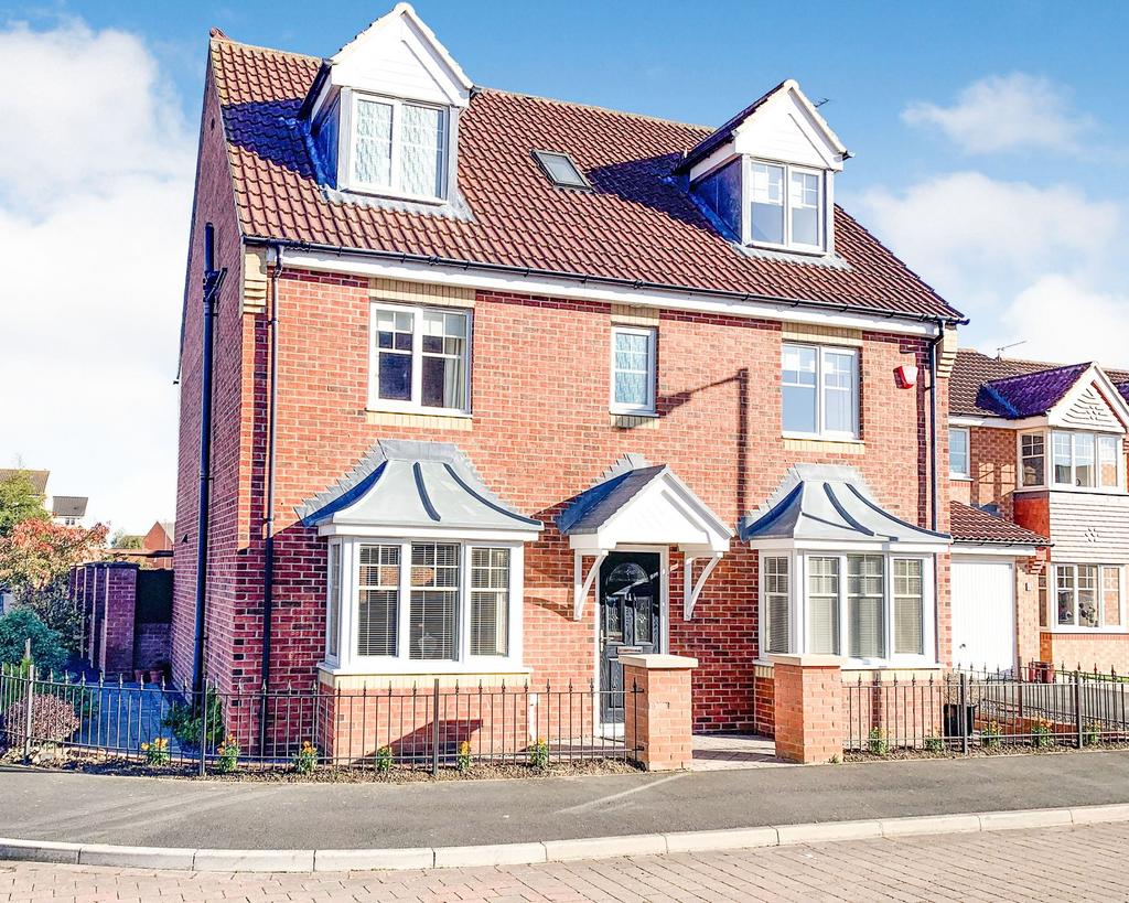 Embleton Walk, Ashington, Northumberland, NE63 8UD 6 bed detached house
