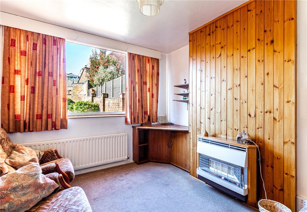 Glemsford Drive, Harpenden, Hertfordshire 3 bed terraced house for sale