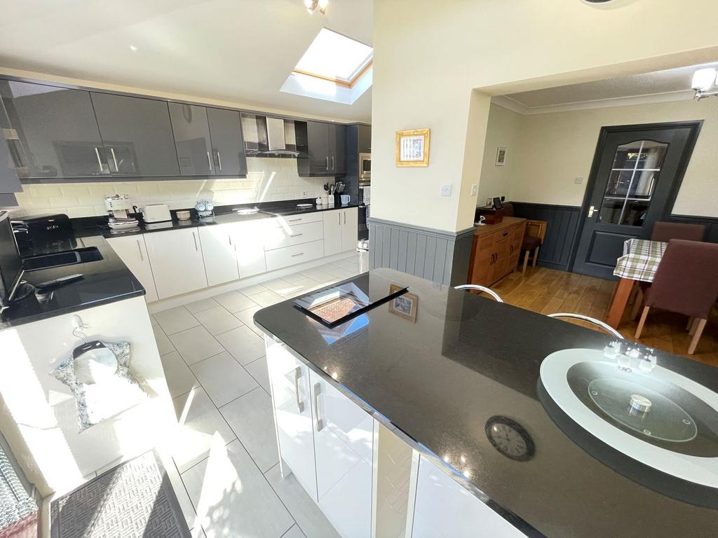 Beaconside, Marsden, South Shields, Tyne and Wear, NE34 7PX 2 bed semi