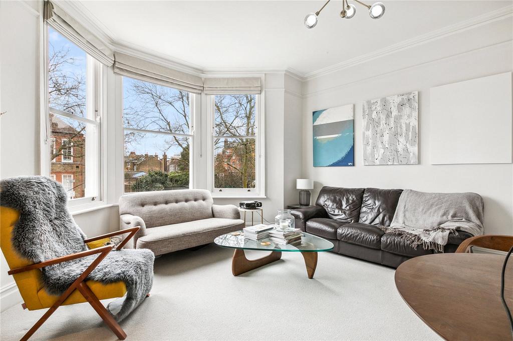 Bonneville Gardens, London, SW4 2 bed apartment £2,800 pcm (£646 pw)