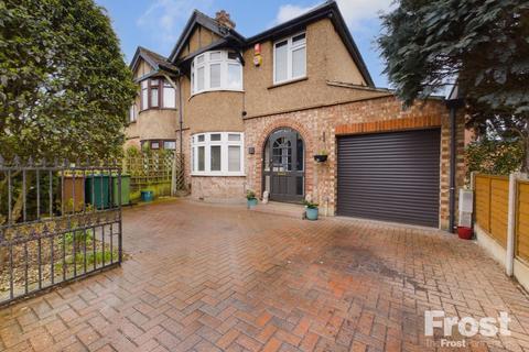 3 bedroom semi-detached house to rent, Stanwell Road, Ashford, Surrey, TW15