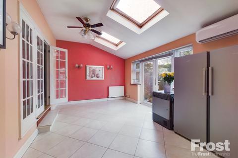 3 bedroom semi-detached house to rent, Stanwell Road, Ashford, Surrey, TW15