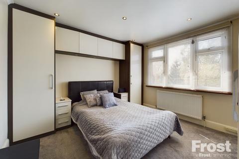 3 bedroom semi-detached house to rent, Stanwell Road, Ashford, Surrey, TW15