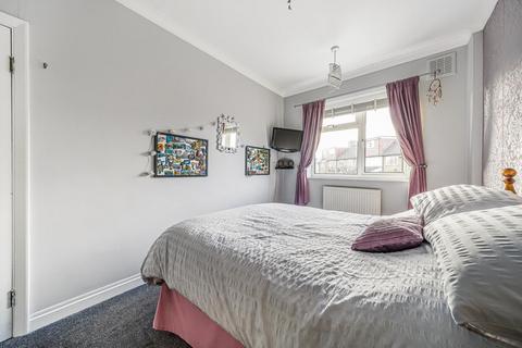 85 Paston Crescent, London, SE12 9ED