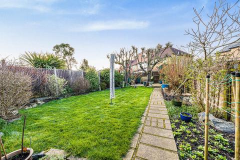 85 Paston Crescent, London, SE12 9ED