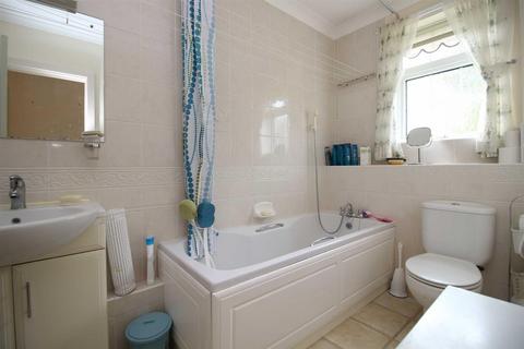 2 bedroom apartment for sale, Trevone, Herbert Road, New Milton, Hampshire, BH25