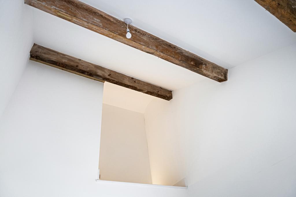 Photograph 39