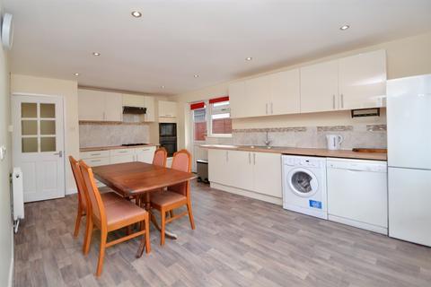 4 Bingham Road, Verwood, BH31 6TY