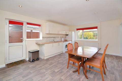 4 Bingham Road, Verwood, BH31 6TY