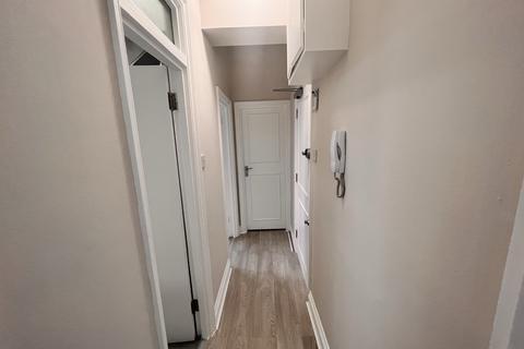 1 bedroom flat to rent, Queens Avenue, London N10