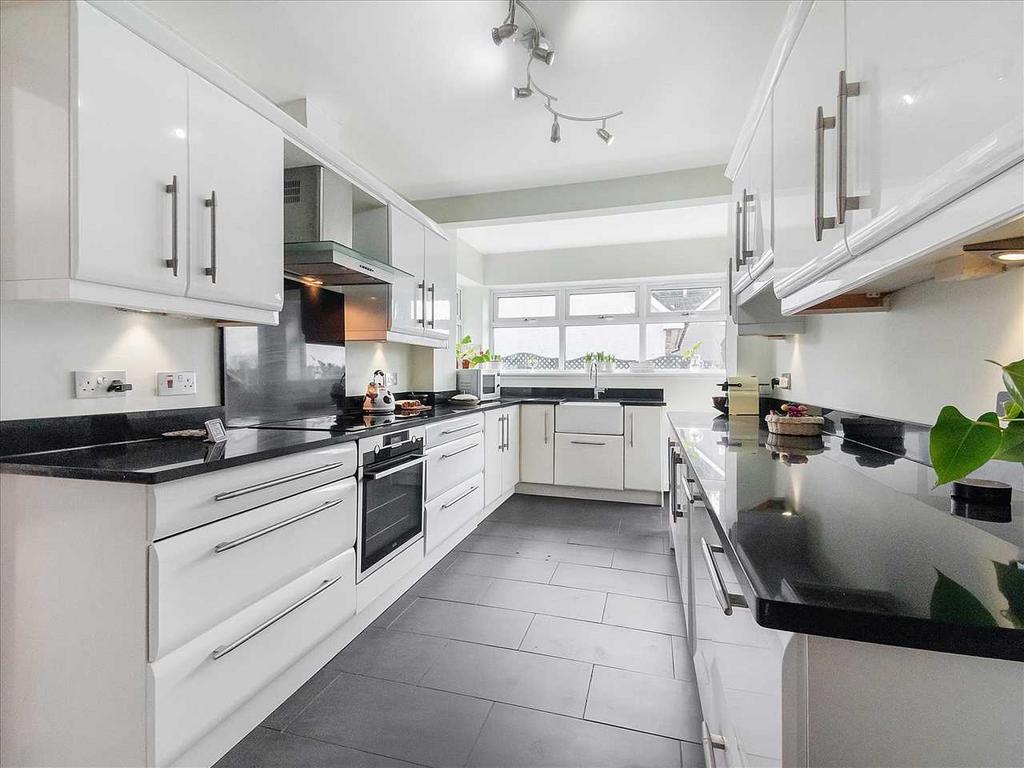 Kitchen (1)