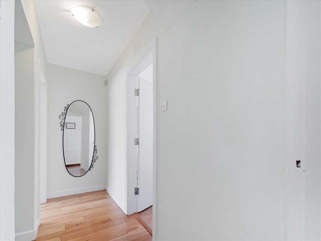 Entrance Hallway (1)