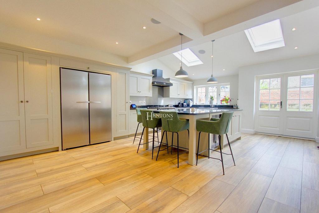 Lake Road West, Roath Lake, Cardiff 5 bed detached house for sale £