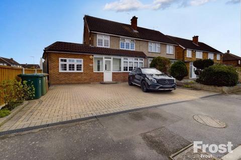 4 bedroom semi-detached house for sale, Lynegrove Avenue, Ashford, Surrey, TW15