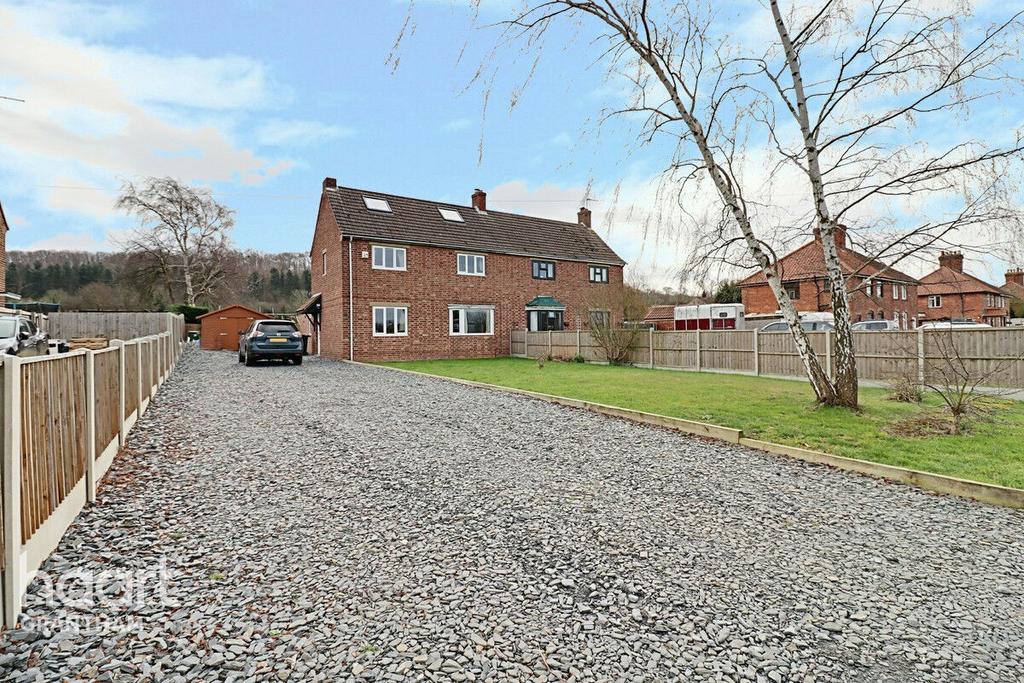 Sedgebrook Road, Grantham 5 bed semidetached house for sale £400,000