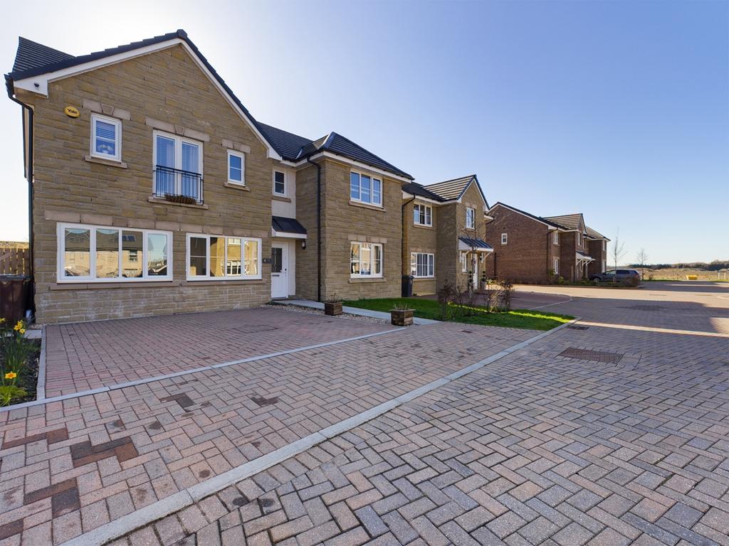 Central Park View, Bishopton, PA7 5 bed detached house - £435,000