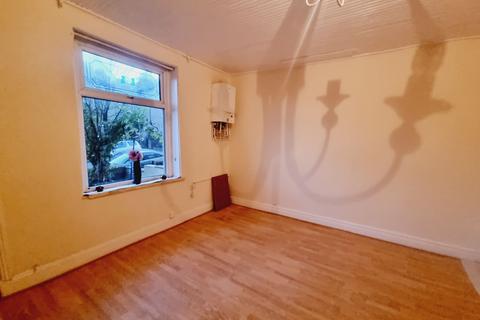 3 bedroom terraced house to rent, Kensington Street, Bradford, BD8