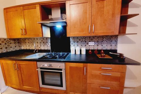 3 bedroom terraced house to rent, Kensington Street, Bradford, BD8
