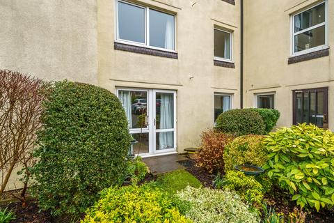 1 bedroom ground floor flat for sale - Flat 1, Strand Court, The Esplanade, Grange over Sands, Cumbria, LA11 7HH