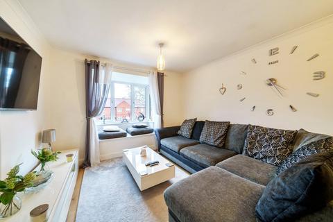 15 Lake View, Kings Langley, WD4 8JF