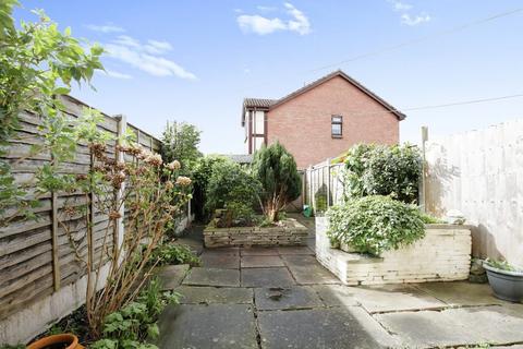 12 Radford Close, Atherstone, CV9 3LA