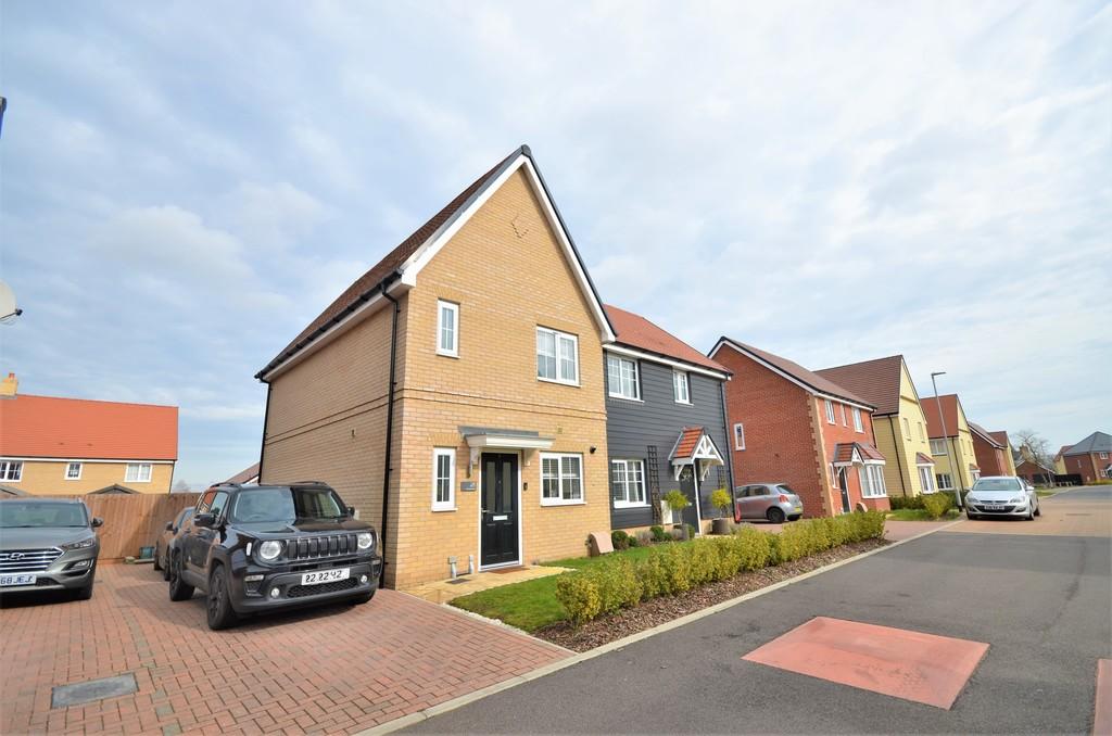 Memorial Way, Colchester, CO4 9AU 2 bed semidetached house £320,000