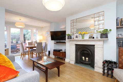 30a Springdale Road, London, N16 9NX
