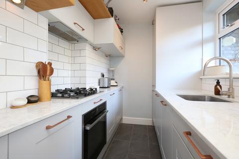 30a Springdale Road, London, N16 9NX
